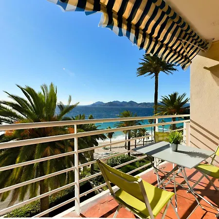 Apartment La Belle Vue Avec Joli Balcon Et Parking, A Cote Des Plages Et Du Centre-ville *