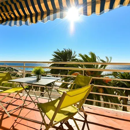Apartment La Belle Vue Avec Joli Balcon Et Parking, A Cote Des Plages Et Du Centre-ville